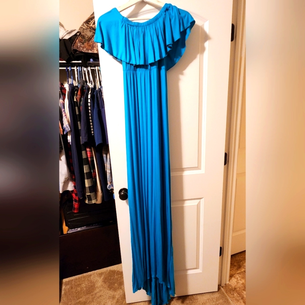 Off the Shoulder Maternity Dress for Photo Shoot